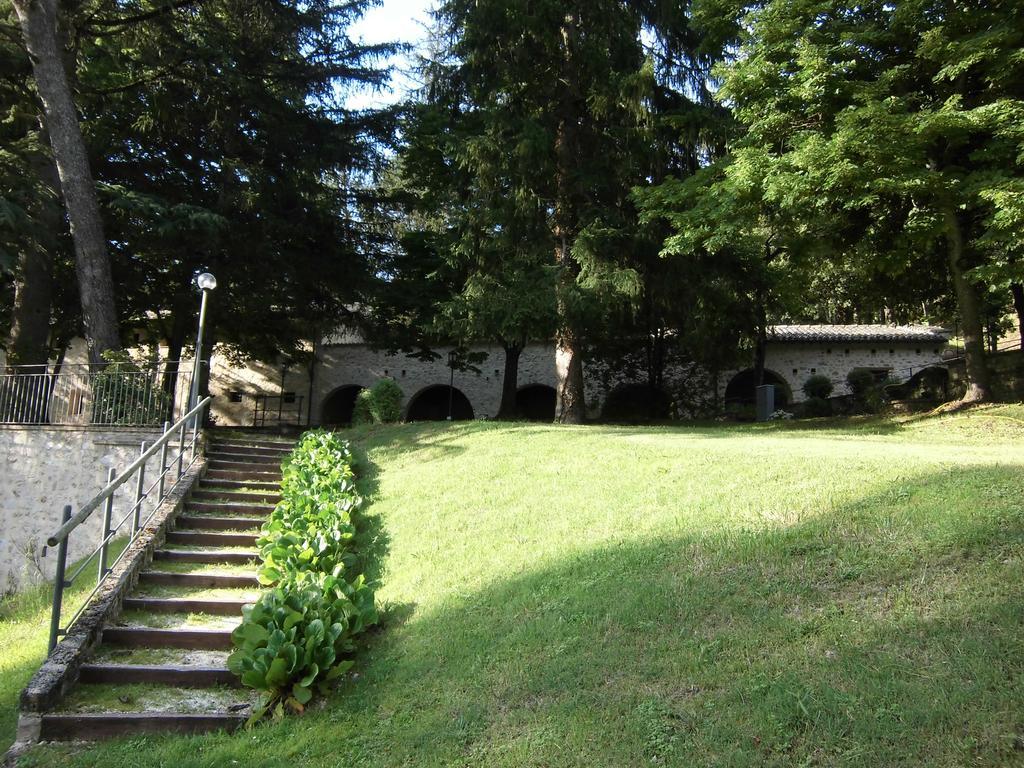 Отель Convento Di Acqua Premula Sellano Экстерьер фото